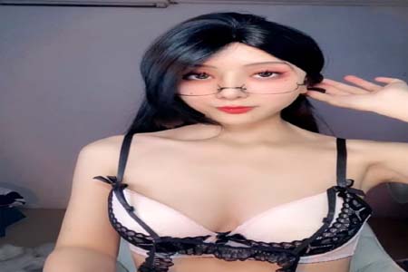 极品舔屏阿黑颜女神【蘸点蜜桃酱】门槛福利 太懂男人了 口活技术一流 高潮脸道具深喉